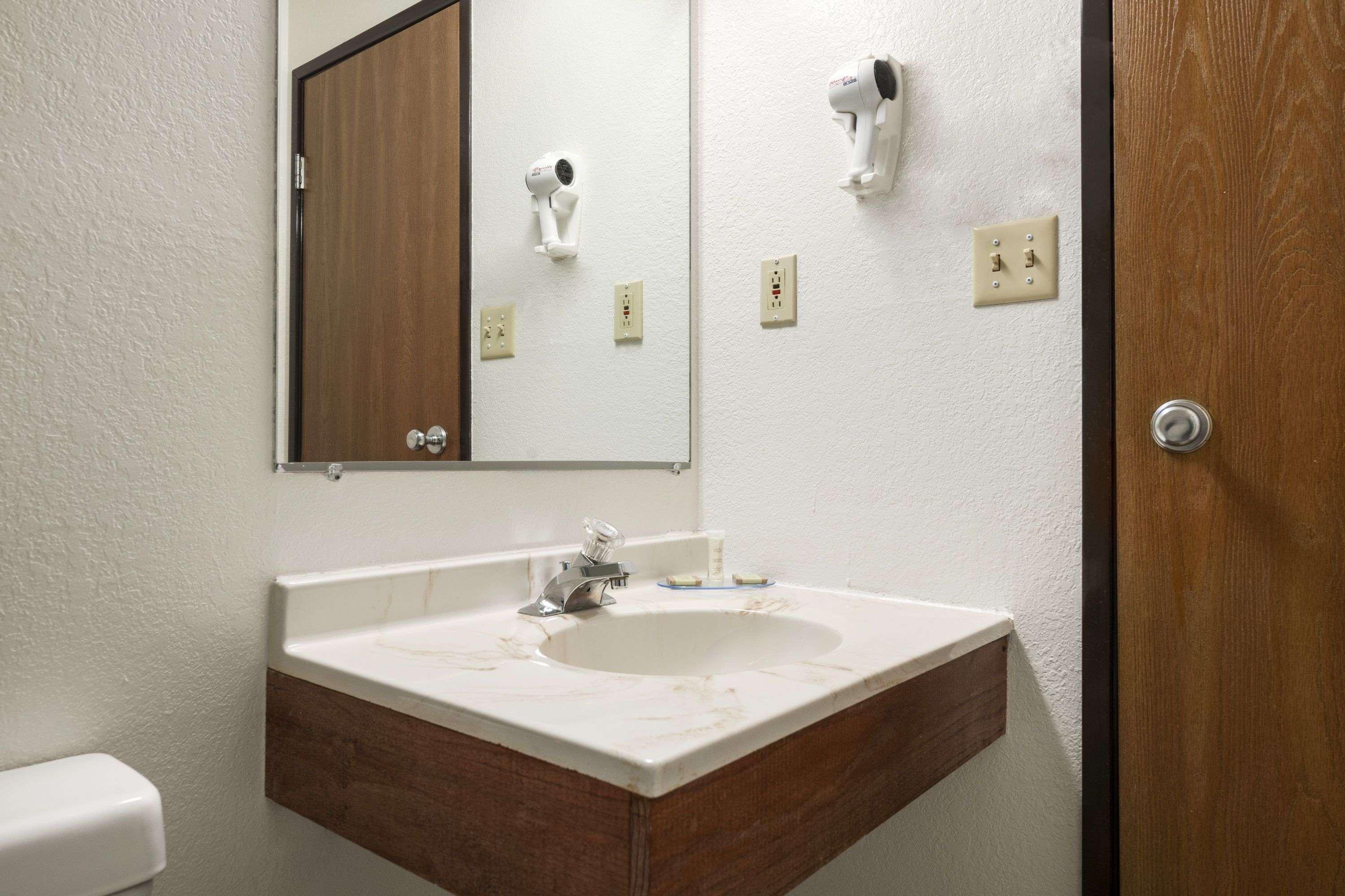 Brookville Inn Εξωτερικό φωτογραφία